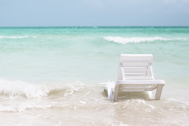 เก้าอี้ในสวน